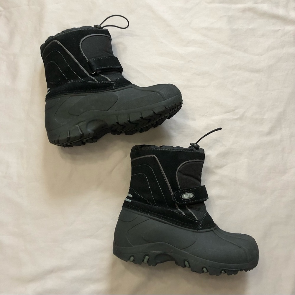 Boys’ Totes winter snow boots kids’ size 4